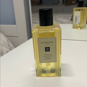 Jo Malone Peony & Blush Suede Bath Oil in Yellow and Black